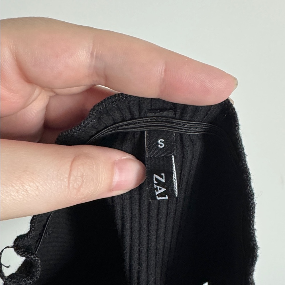 Zaful Black Ribbed Crop Top Size S - Picture 3 of 4